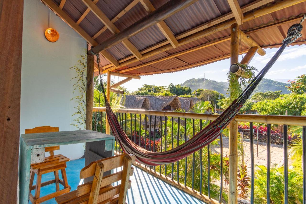El Zoo Hostel, Bar & Pool パロミノ エクステリア 写真
