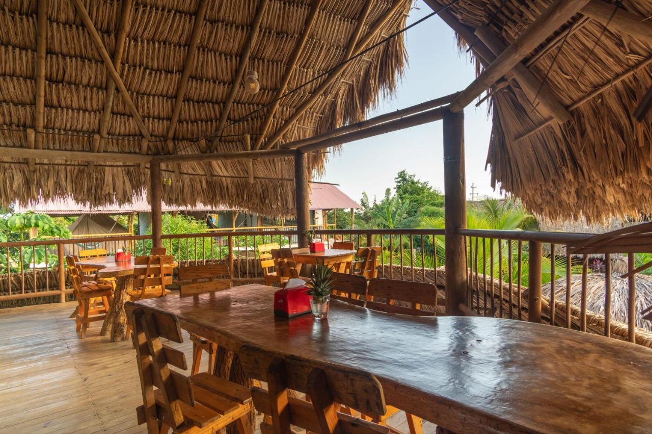 El Zoo Hostel, Bar & Pool パロミノ エクステリア 写真