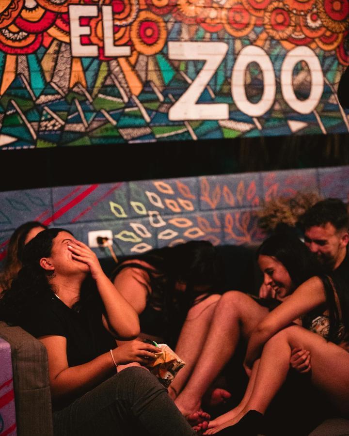 El Zoo Hostel, Bar & Pool パロミノ エクステリア 写真