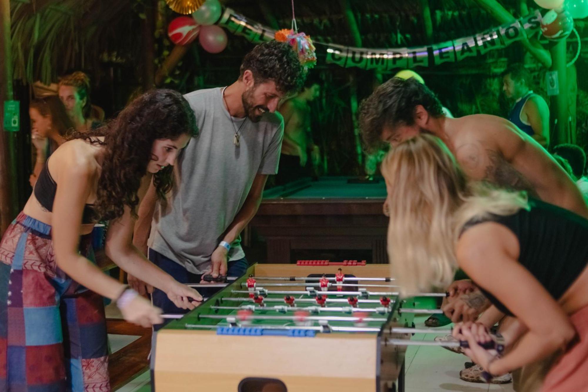 El Zoo Hostel, Bar & Pool パロミノ エクステリア 写真